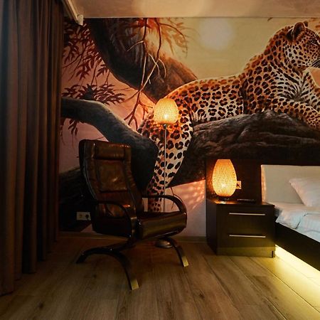 Apartment - Sobornaya Street เครเมนชุก ภายนอก รูปภาพ