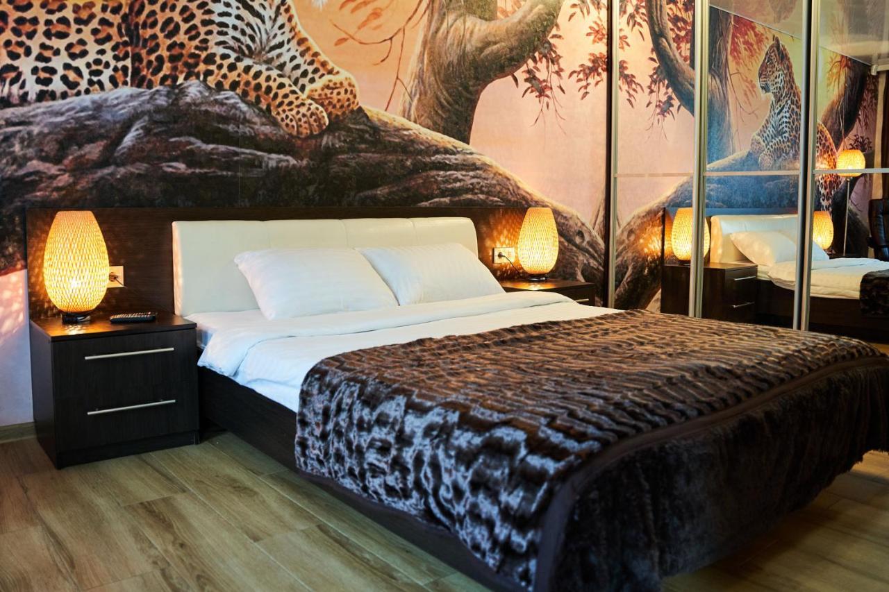 Apartment - Sobornaya Street เครเมนชุก ภายนอก รูปภาพ